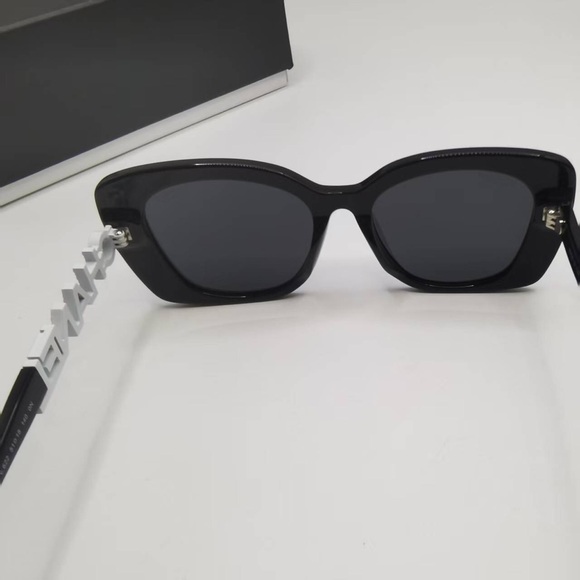 Chanel black square frame sunglasses are the favorite of fashionistas - Picture 3 of 6